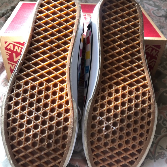 Multicolored Vans comes with box - Picture 3 of 3